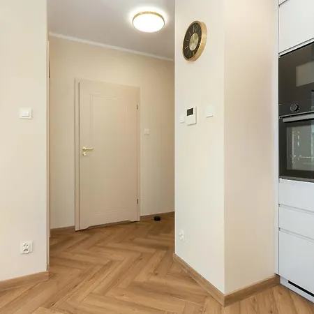 Apartment Sunny With Parking Near Polsat Arena By Renters Gdansk