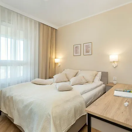 Sunny With Parking Near Polsat Arena By Renters Apartment Gdansk